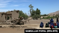 تغییرات اقلیمی در افغانستان منجر به مشکلات فراوان از جمله بیجا شدن مردم و ادامه سیلاب های مدهش و زلزله های ویرانگر شده است. 